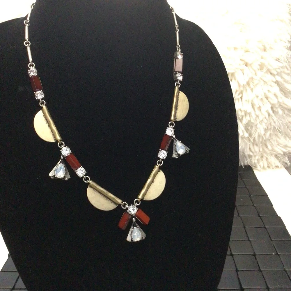 Vivi Genuine Crystal Necklace Silver In Gold. Costume jewelry - Picture 1 of 3